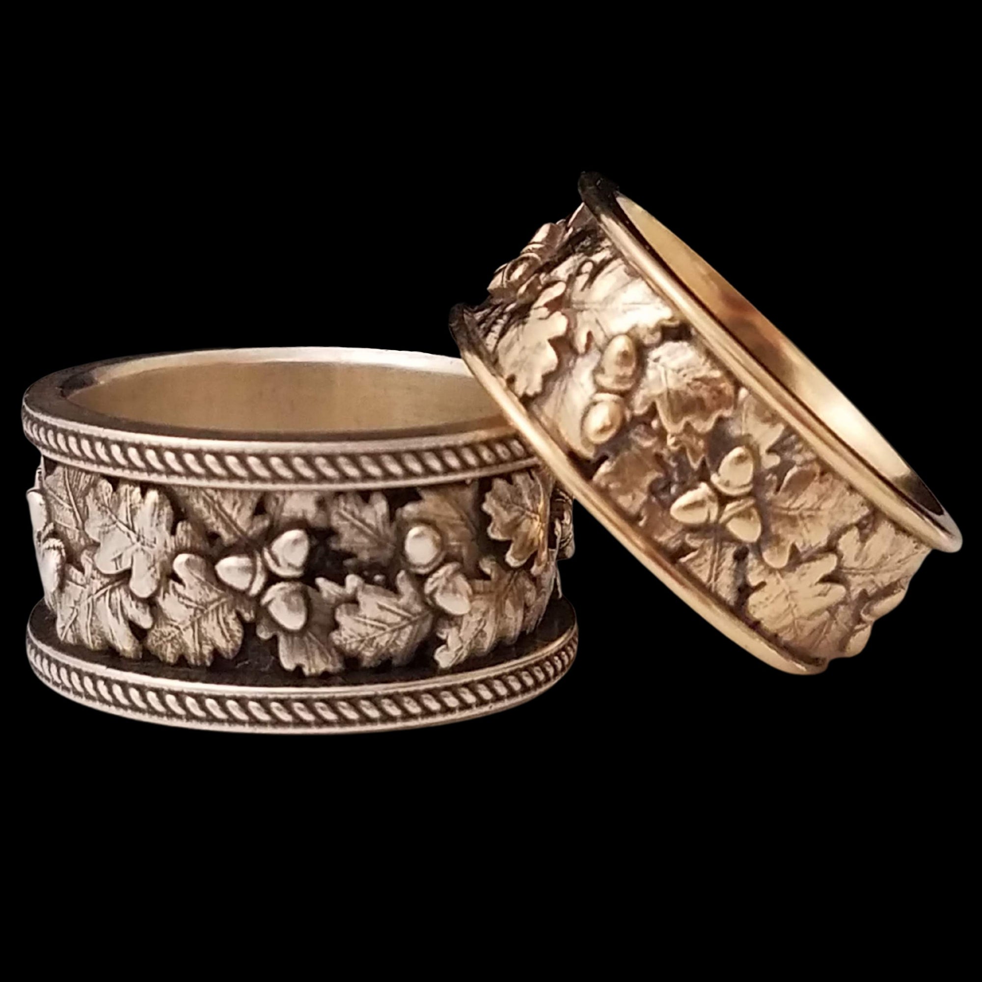 AUTUMN OAKS AND ACORNS