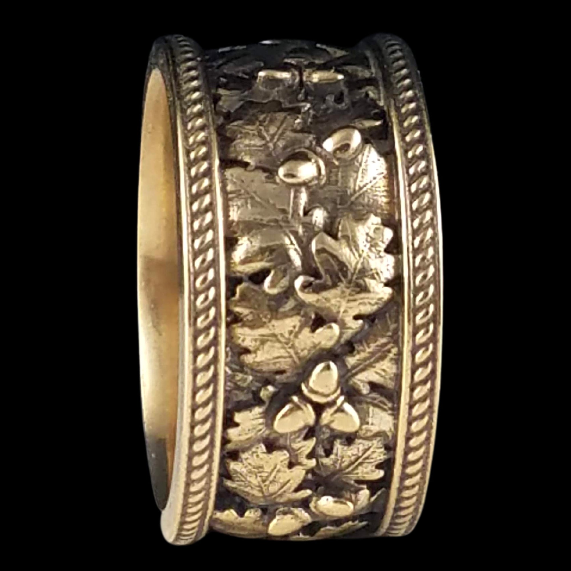 AUTUMN OAKS AND ACORNS