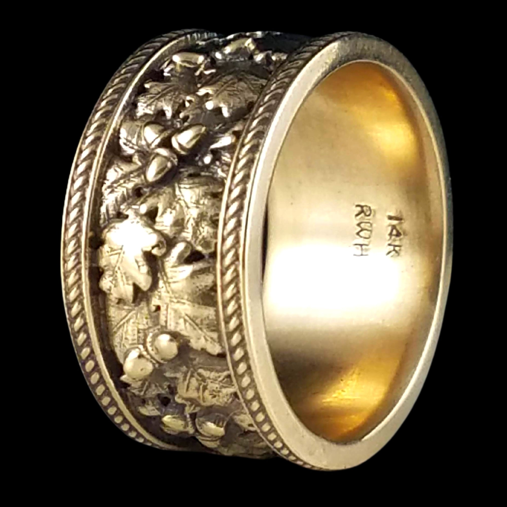 AUTUMN OAKS AND ACORNS